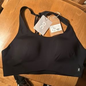 ON Active Sports Bra Size Large NWT